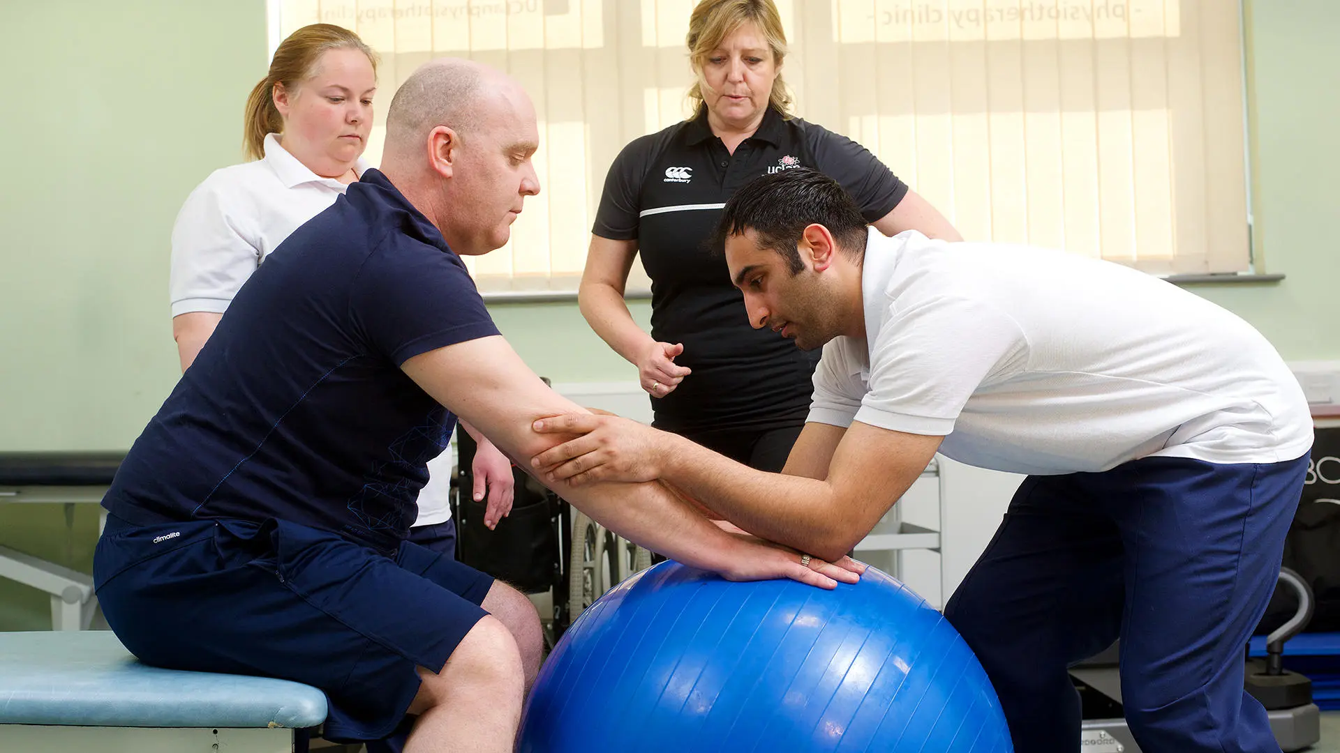 21697 - Academic with physiotherapy students