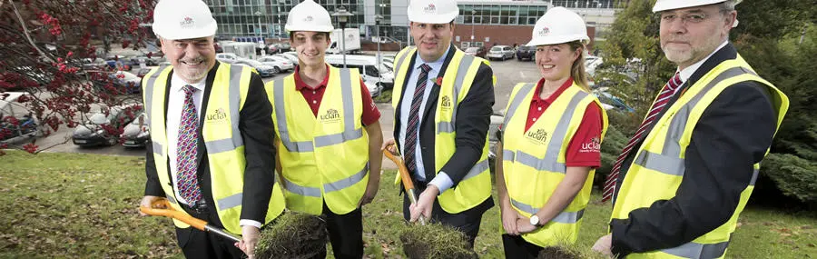 (L-R) David Taylor, Pro-Chancellor and Chair of the UCLan Board, motorsports engineering student Adam Ludgate, Northern Powerhouse Minister, Andrew Percy MP, motorsports engineering student Dominique Roberts and UCLan Vice-Chancellor Professor Mike Thomas