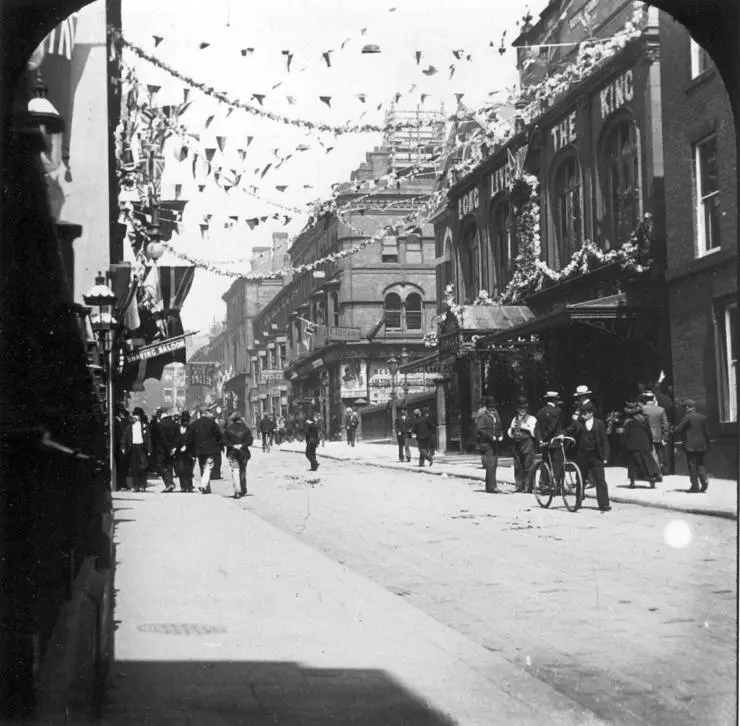 King Street, Wigan, around 1902.