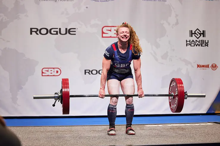 Bobbie Butters lifting at the European Powerlifting Championships