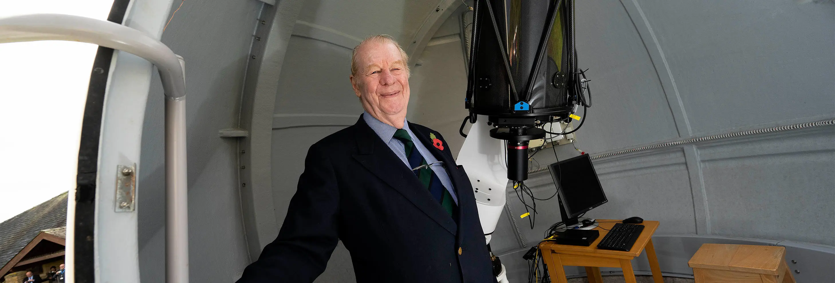 Patrick Holden, the three times great grandson of Moses and Isabella, officially unveils the new telescope