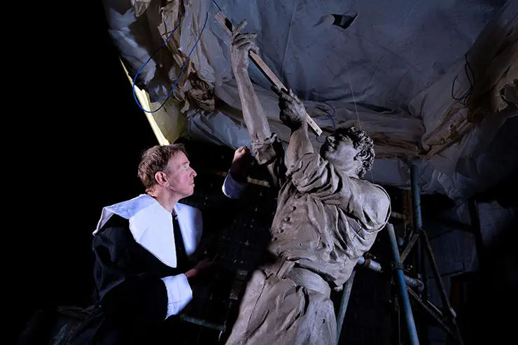 Artist Phil Garrett with his Jeremiah Horrocks sculpture