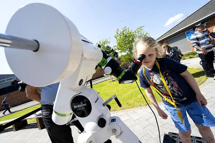 Christian Unsworth – Christian Unsworth, 5, from Chorley looks through a telescope.