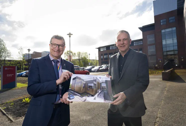 Professor Graham Baldwin, UCLan Vice-Chancellor, and Richard Potts, Morgan Sindall’s Area Director in the North West. 